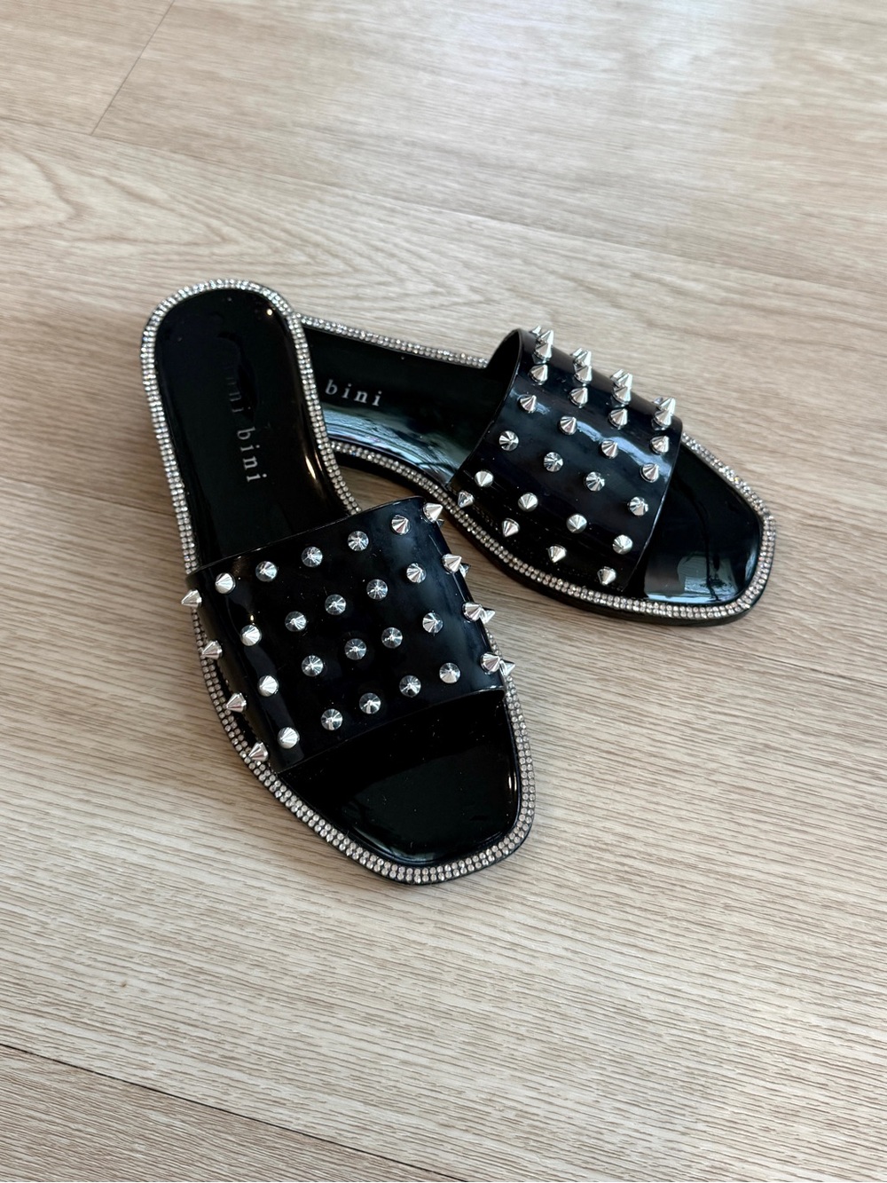 Gianni Bini 6M Black Metal Spike Studded Rhinestone Slides Jelly Vinyl Sandals